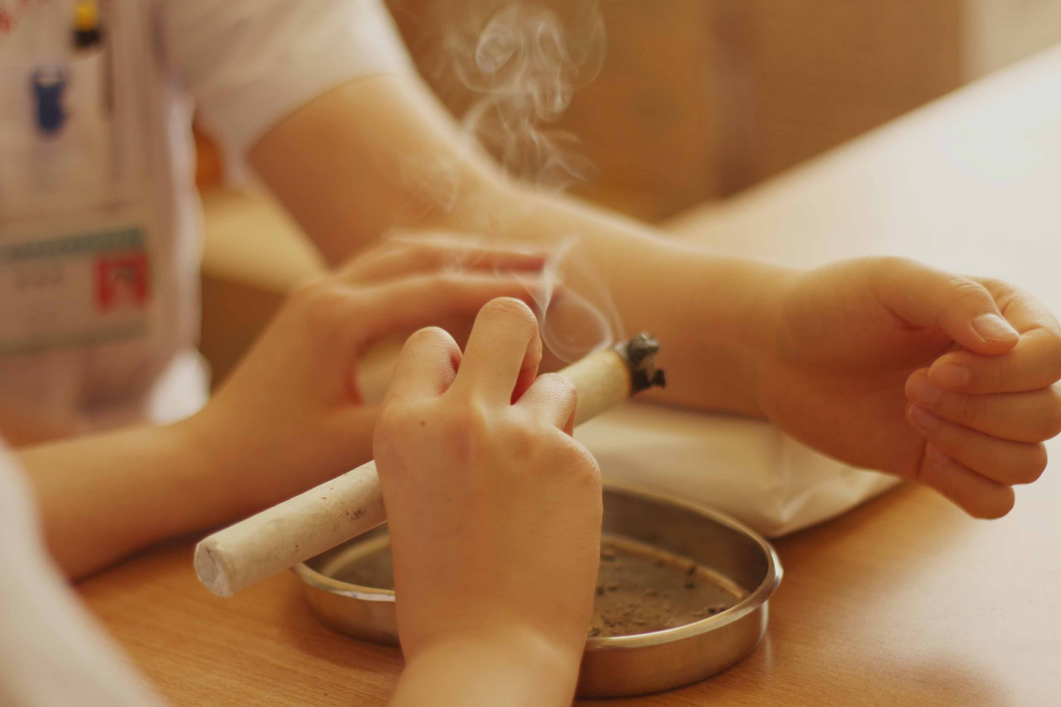 艾灸調氣血扶正氣！詳解肚臍燒艾的操作方法