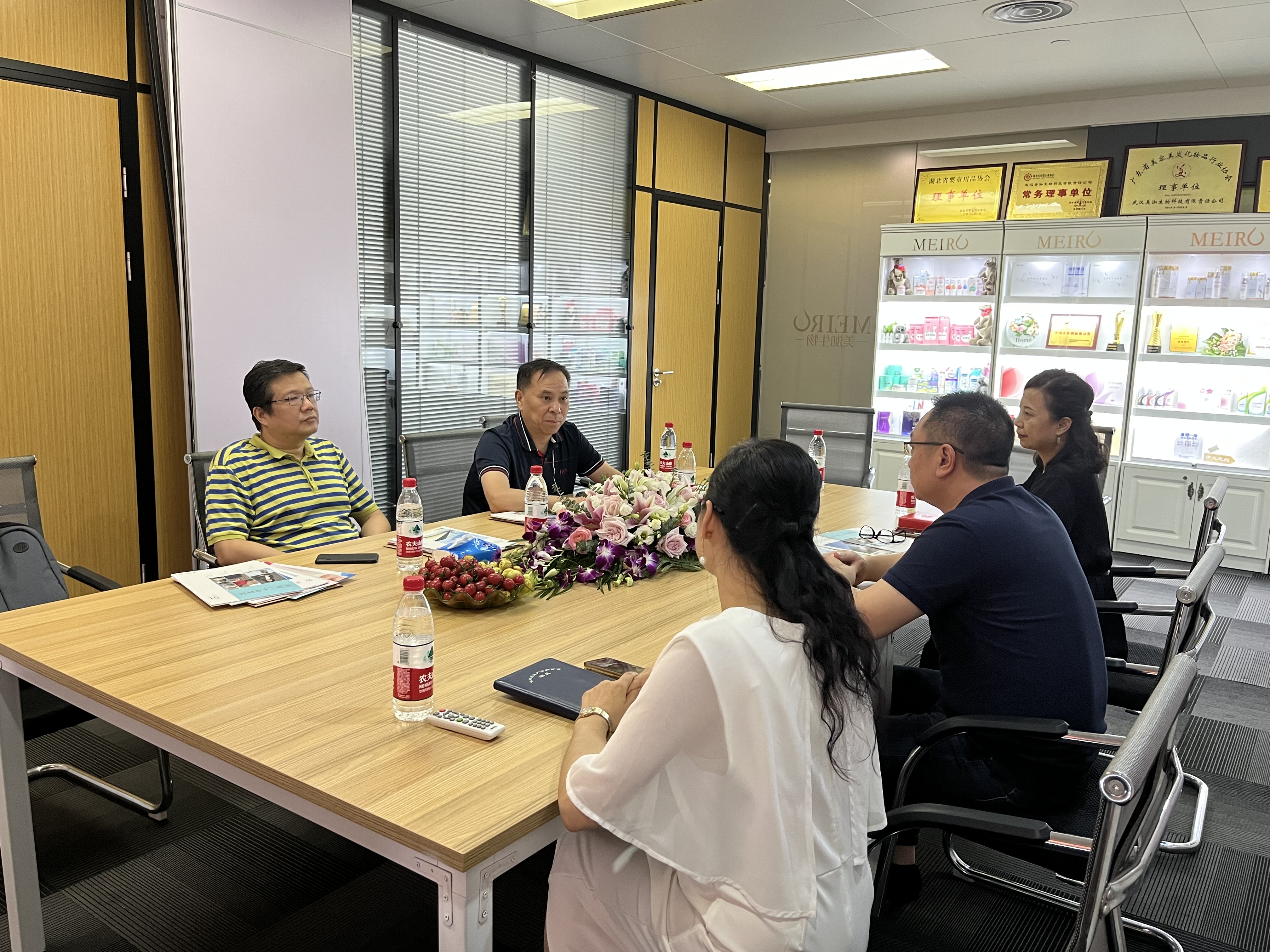 武漢市委統戰部、市民盟領導蒞臨東信醫藥集團參觀考察