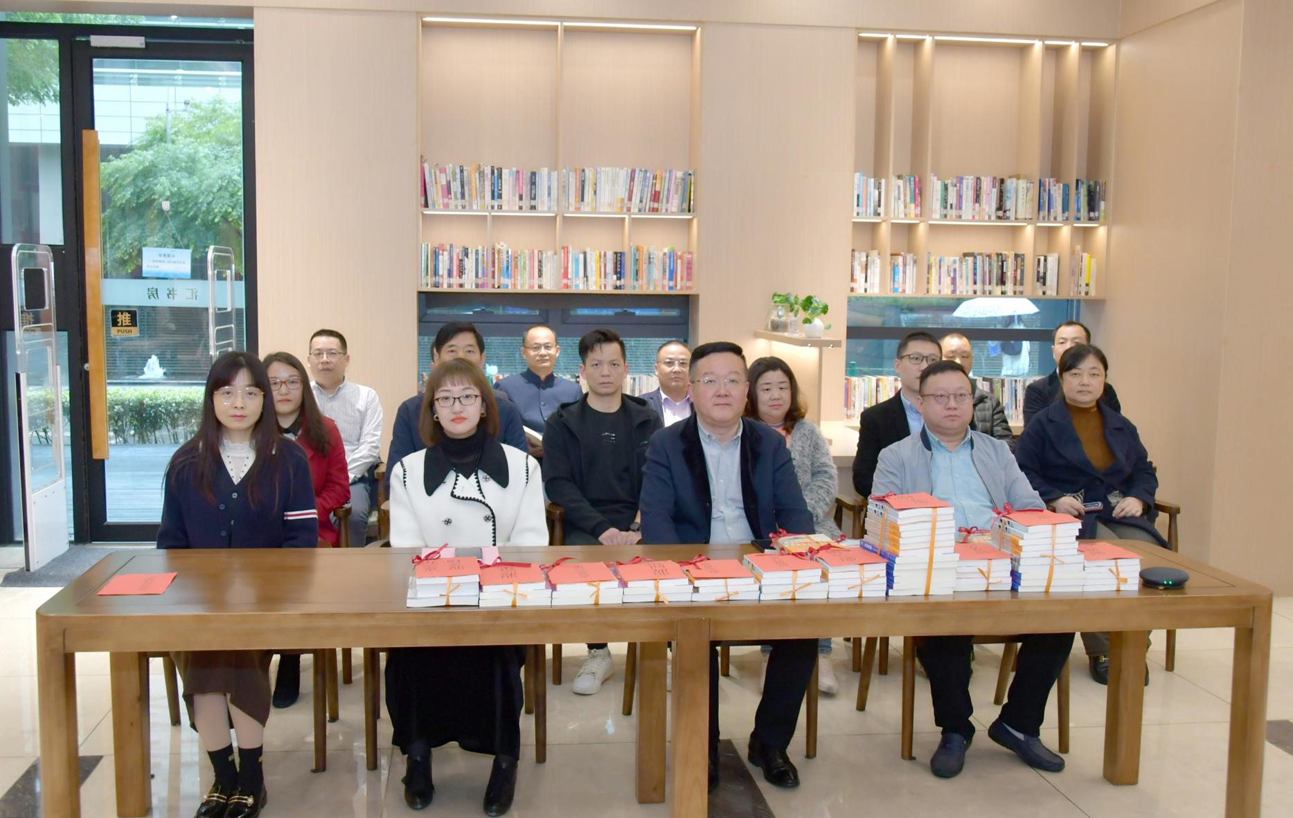 分享智慧，傳遞夢想 | 東信醫藥集團在三個會場同時啟動第十屆讀書...