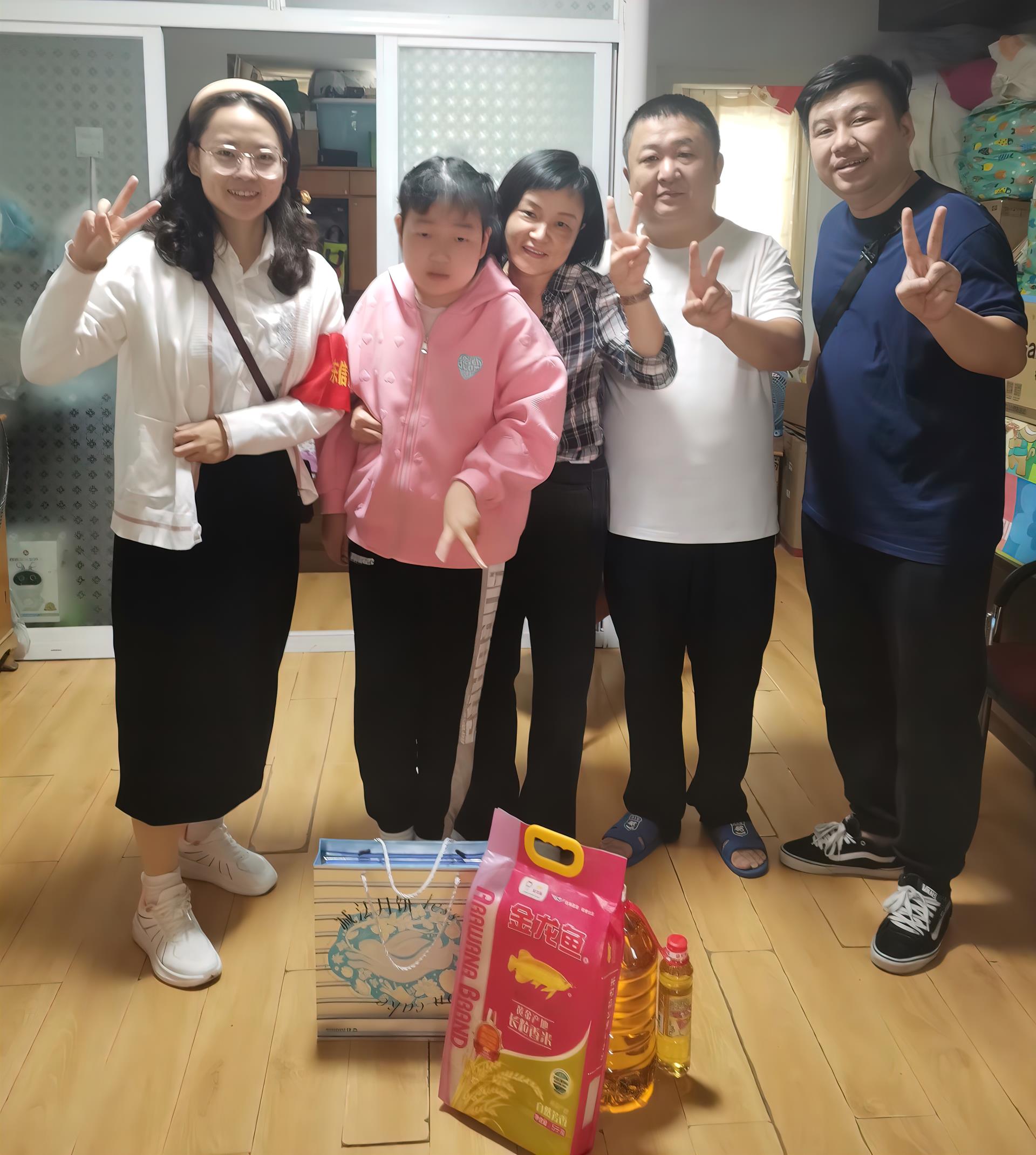 情暖中秋，與愛同行——東信醫藥團支部慰問結對幫扶兒童